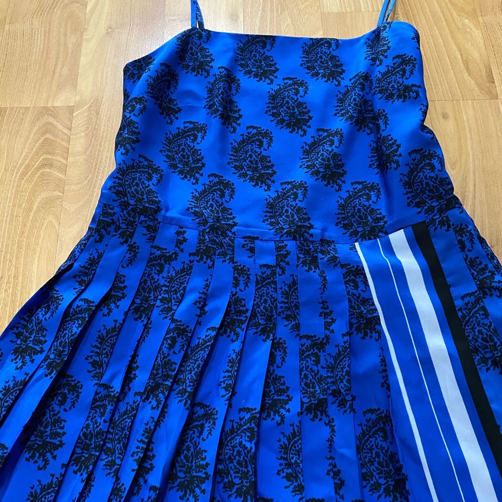 Banana republic pleated side slit midi dress